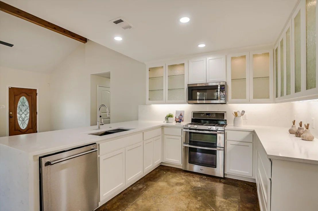 Photo of 707 Royal LN