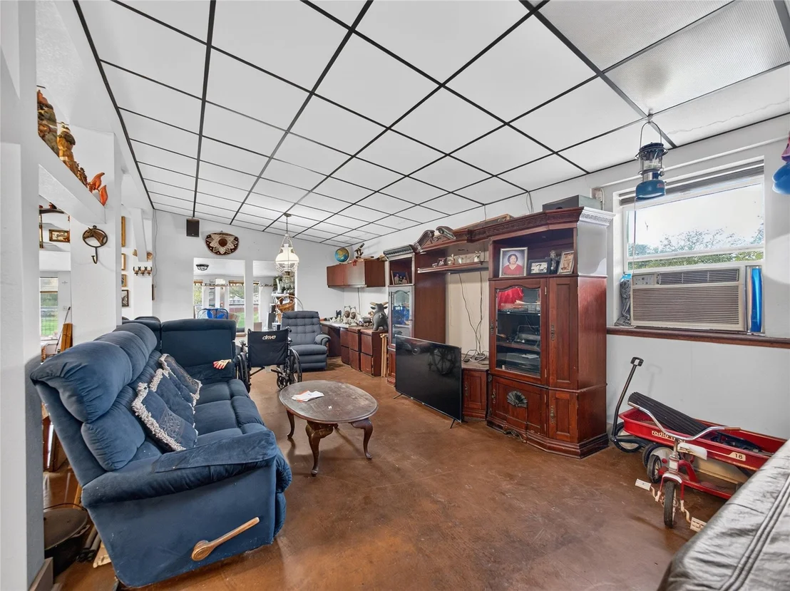 Photo of 7866 County Road 404