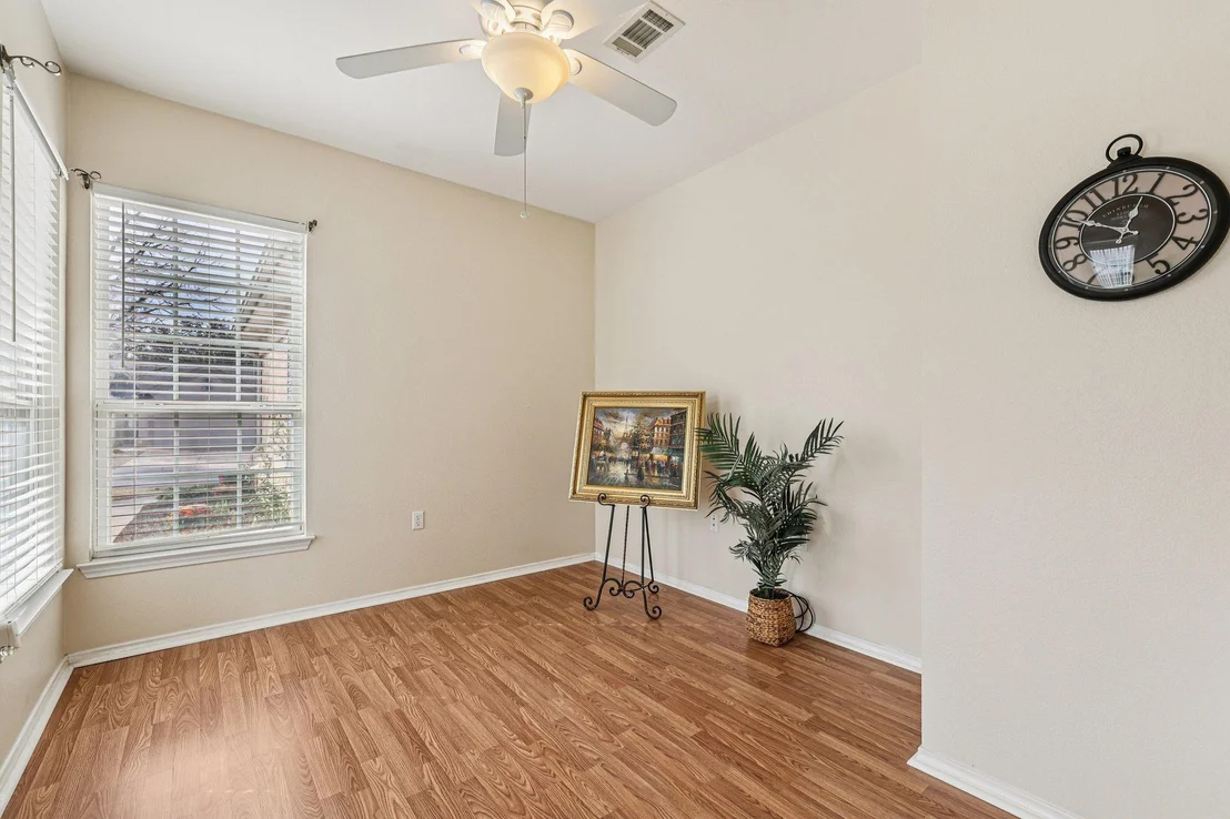 Photo of 323 Crockett LOOP