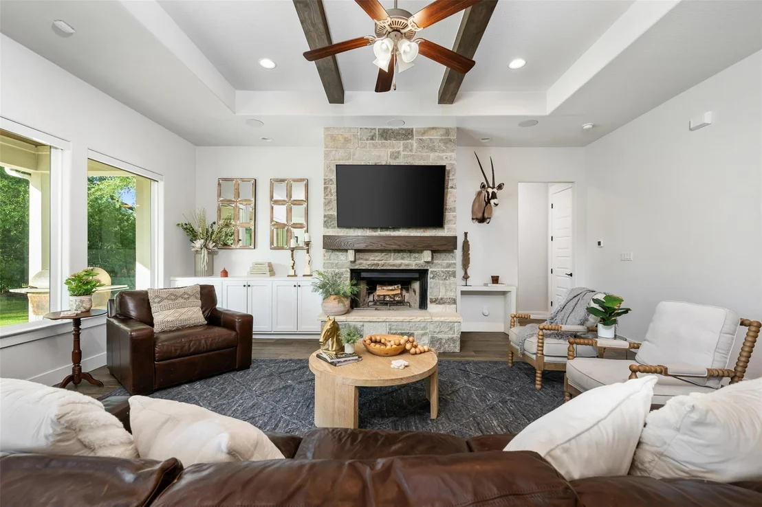 Photo of 220 Highland Oaks