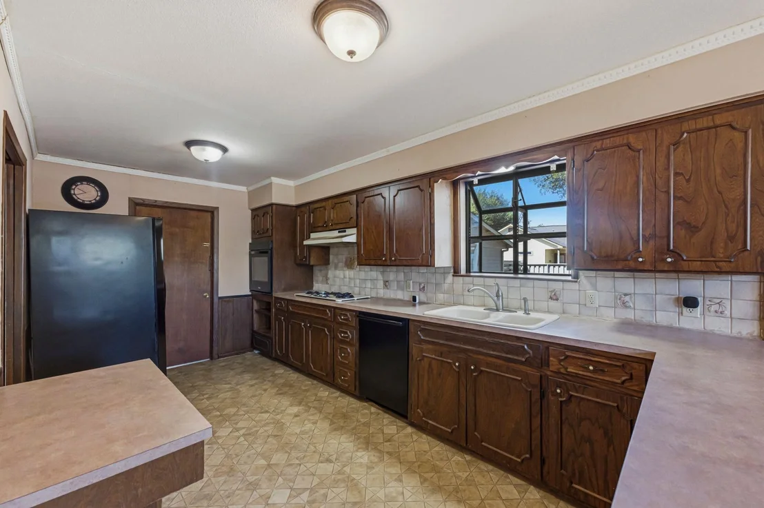Photo of 100 W 11th ST
