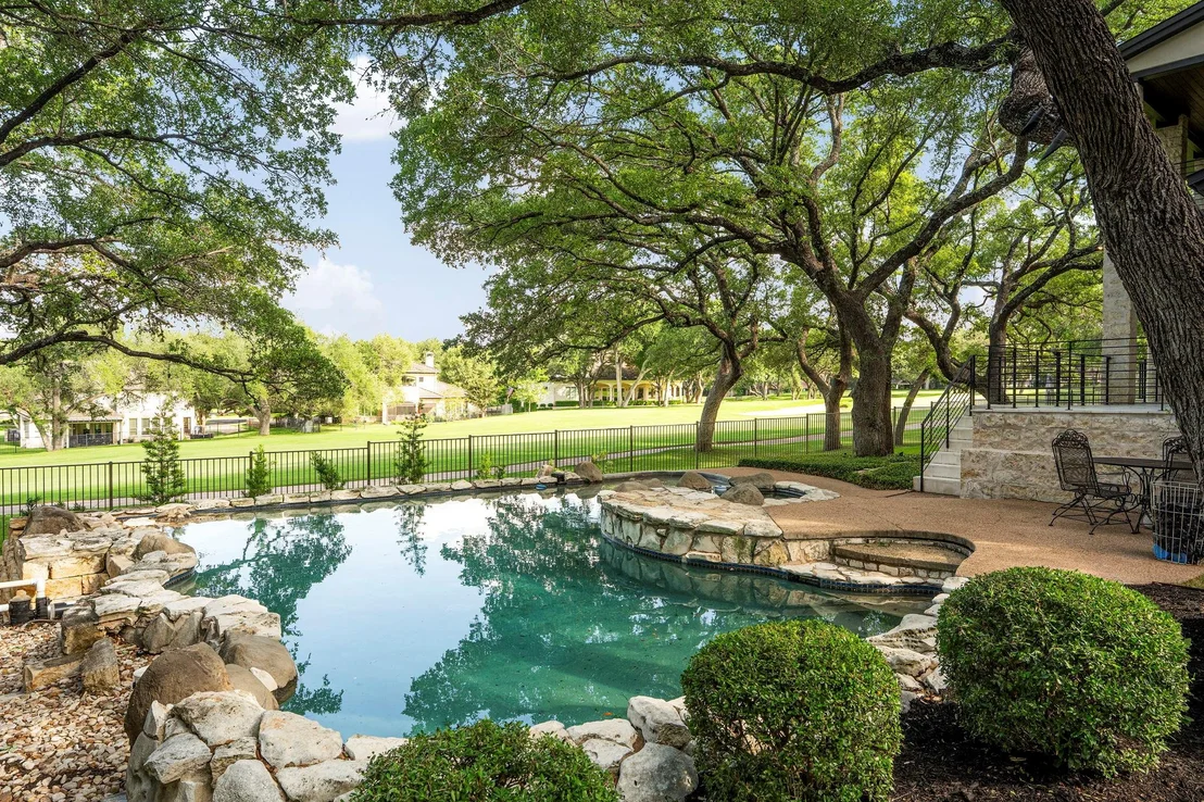 Photo of 12 Treehaven LN