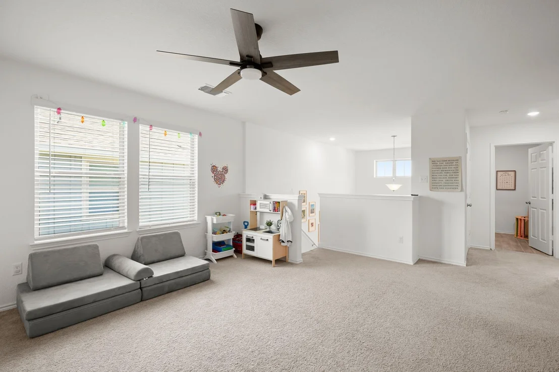 Photo of 500 Pickrell LOOP