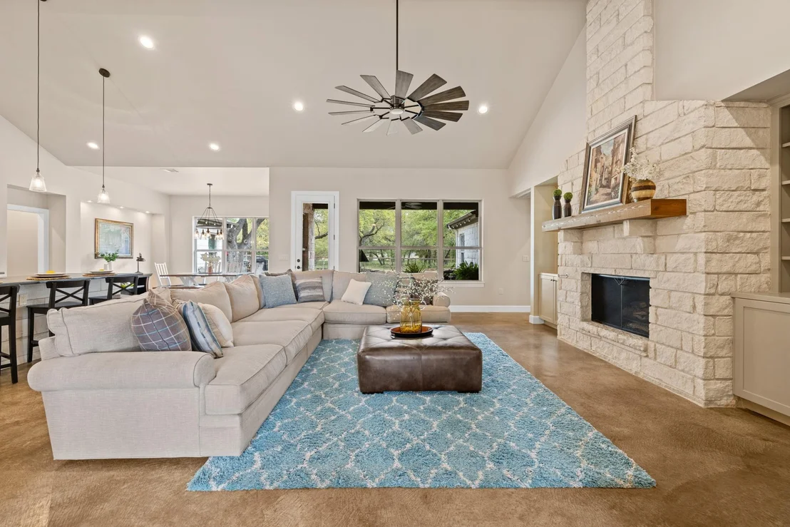 Photo of 909 Highland Spring LN