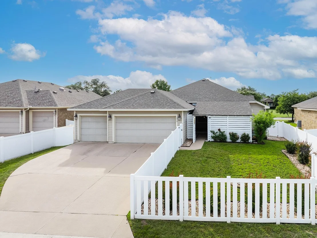 Photo of 1810 Discovery BLVD