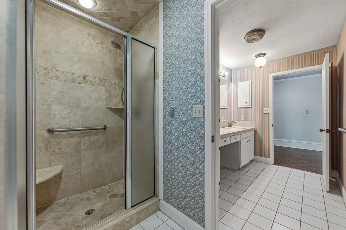 Photo of 100 W 11th ST