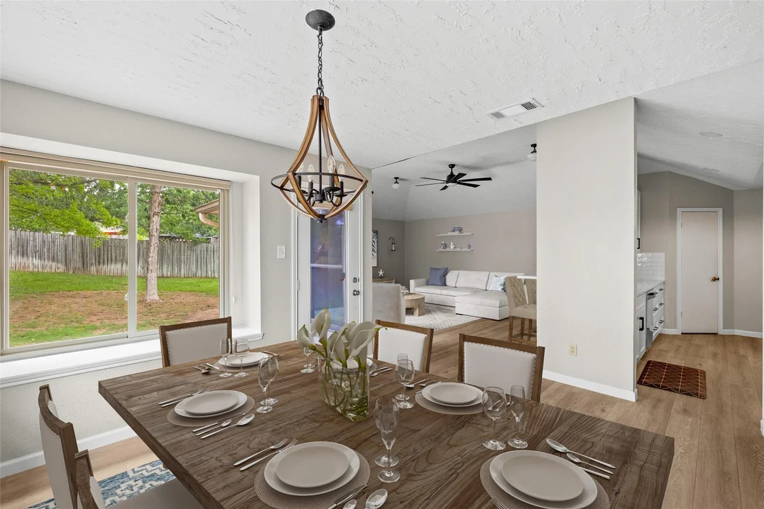 Photo of 1417 Alexis CV
