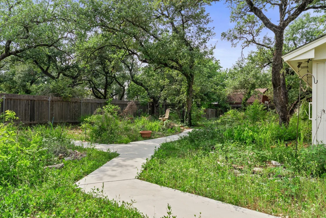 Photo of 203 Settlers DR