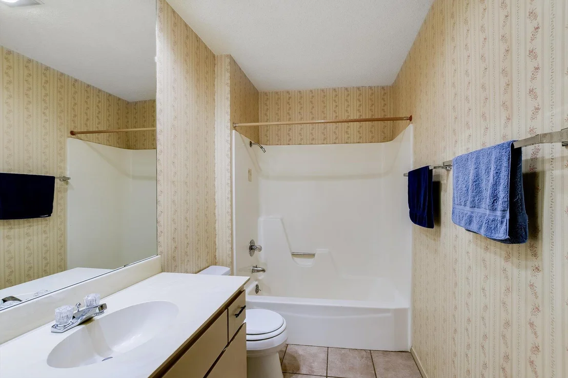 Photo of 1704 Oakridge DR