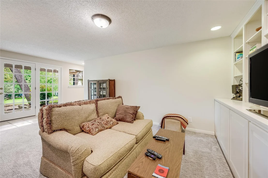 Photo of 9 Inwood CIR