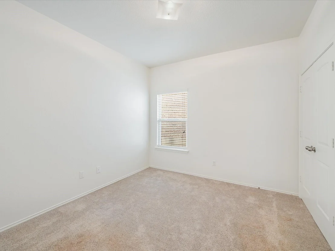 Photo of 346 Vermillion Marble TRL