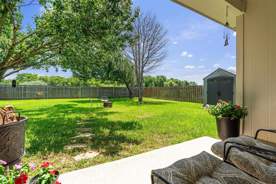 Photo of 208 Meadowside DR
