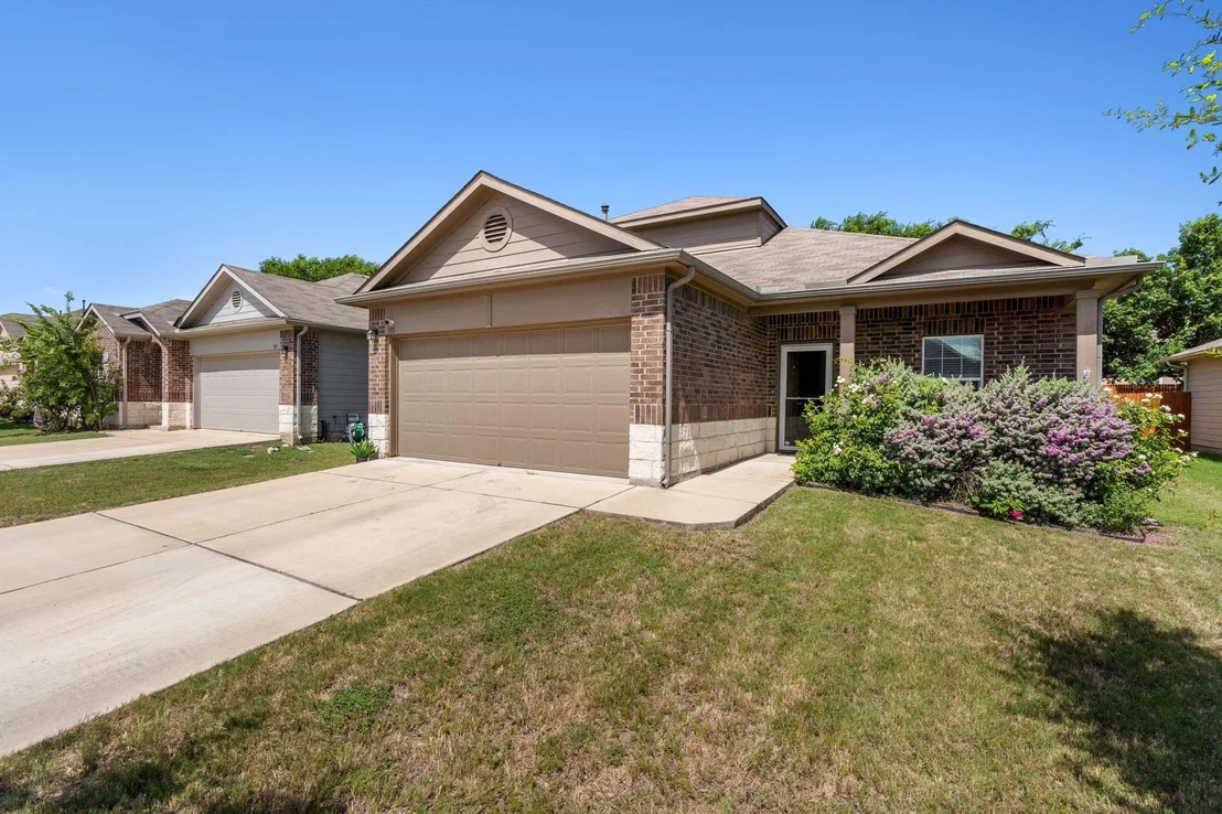 Photo of 315 Cibolo Creek DR