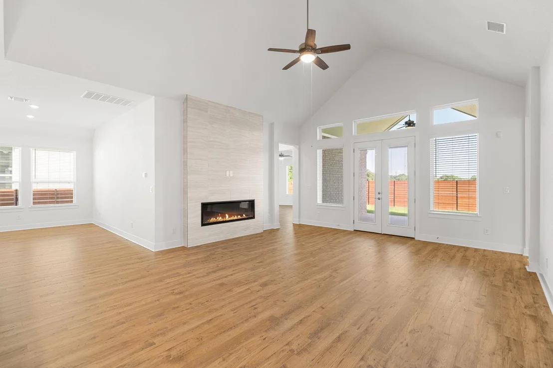 Photo of 2212 Tobiano TRCE