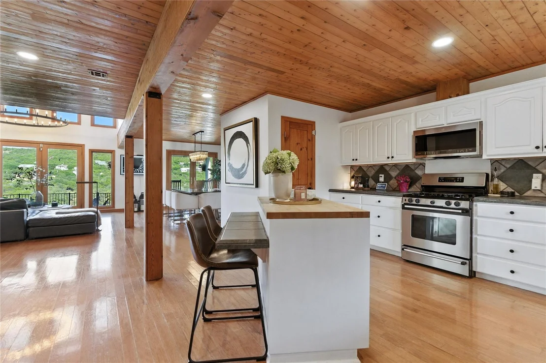 Photo of 11103 Lakeside DR