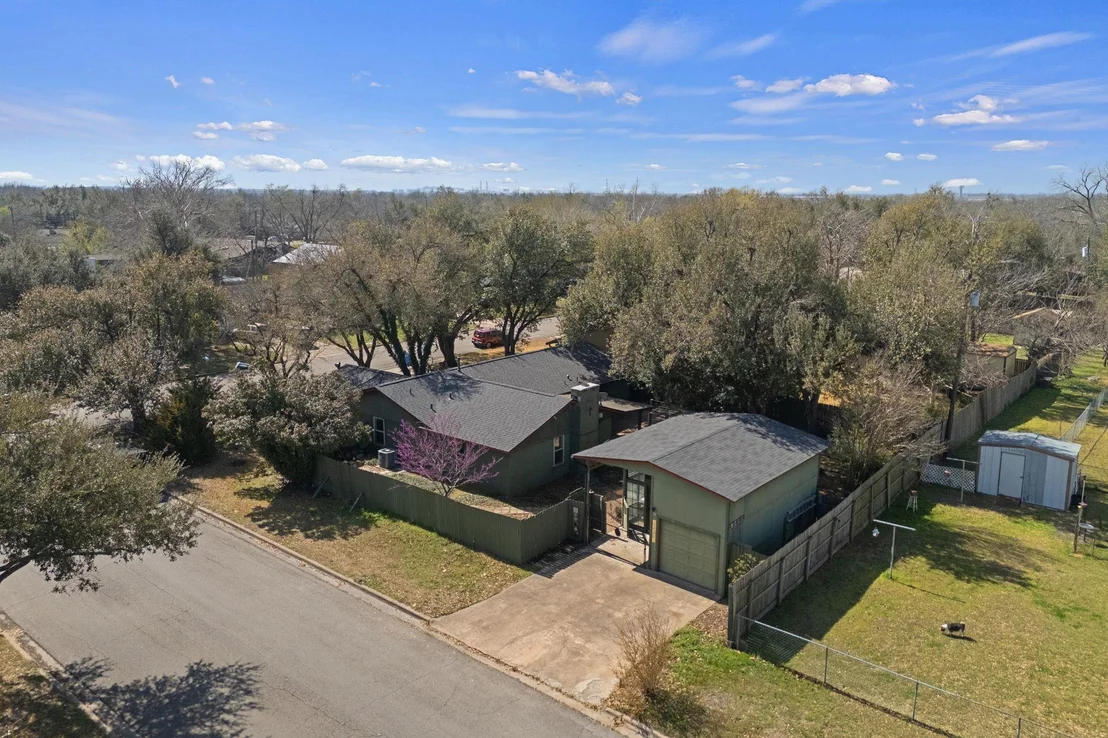 Photo of 1400 Summit CIR