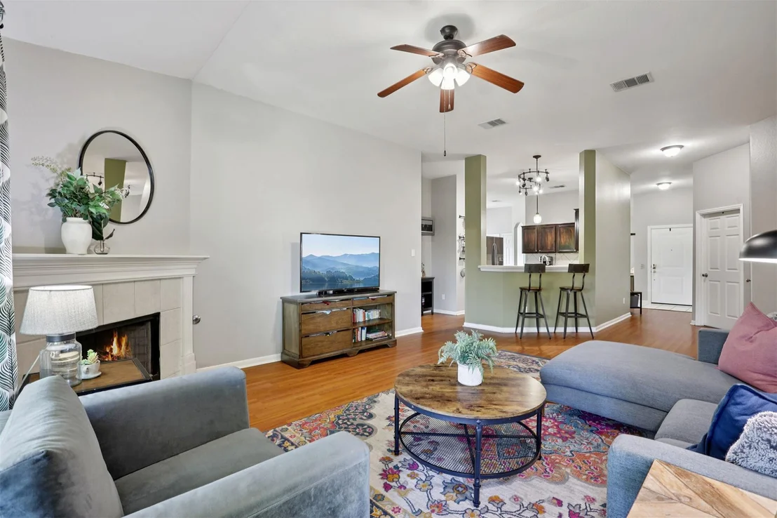 Photo of 902 Ridgemont CIR