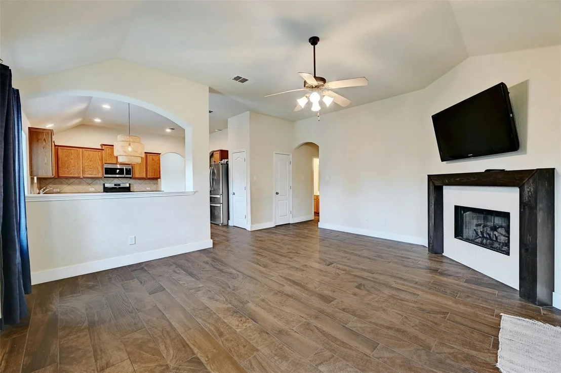 Photo of 1301 Rainbow Parke DR