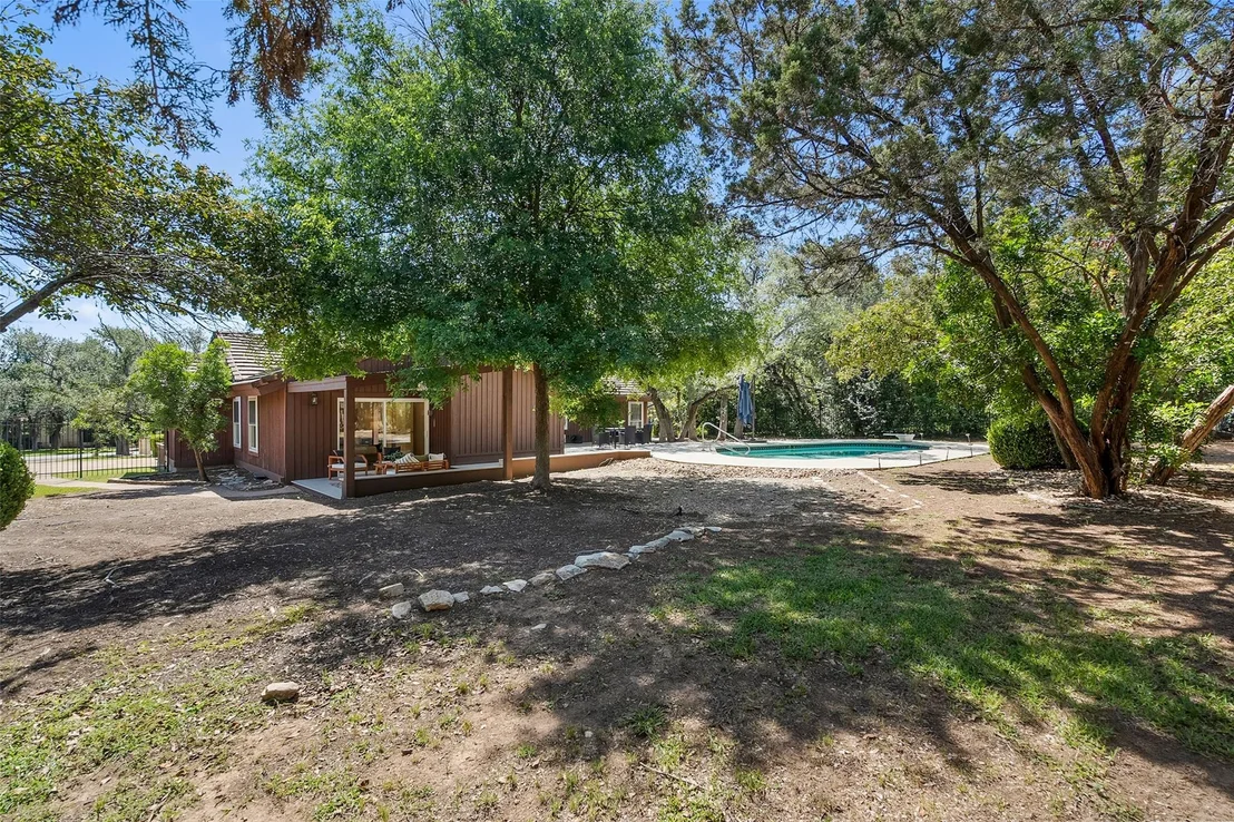 Photo of 111 Blue Jay DR