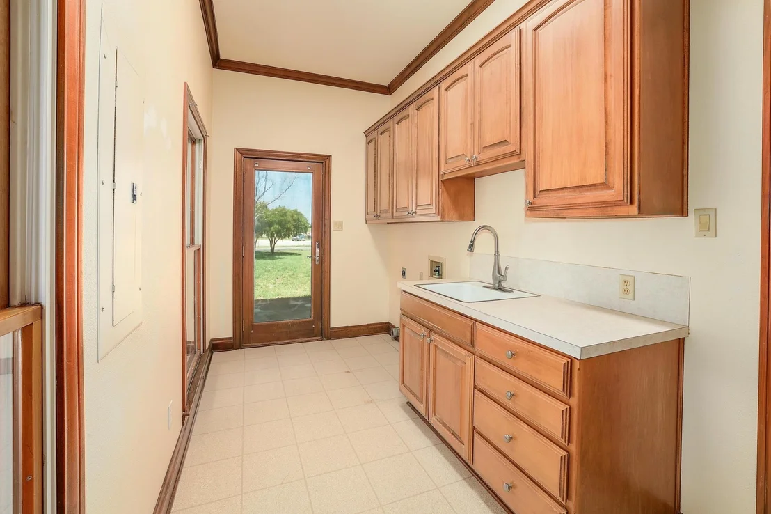 Photo of 3900 Shell RD