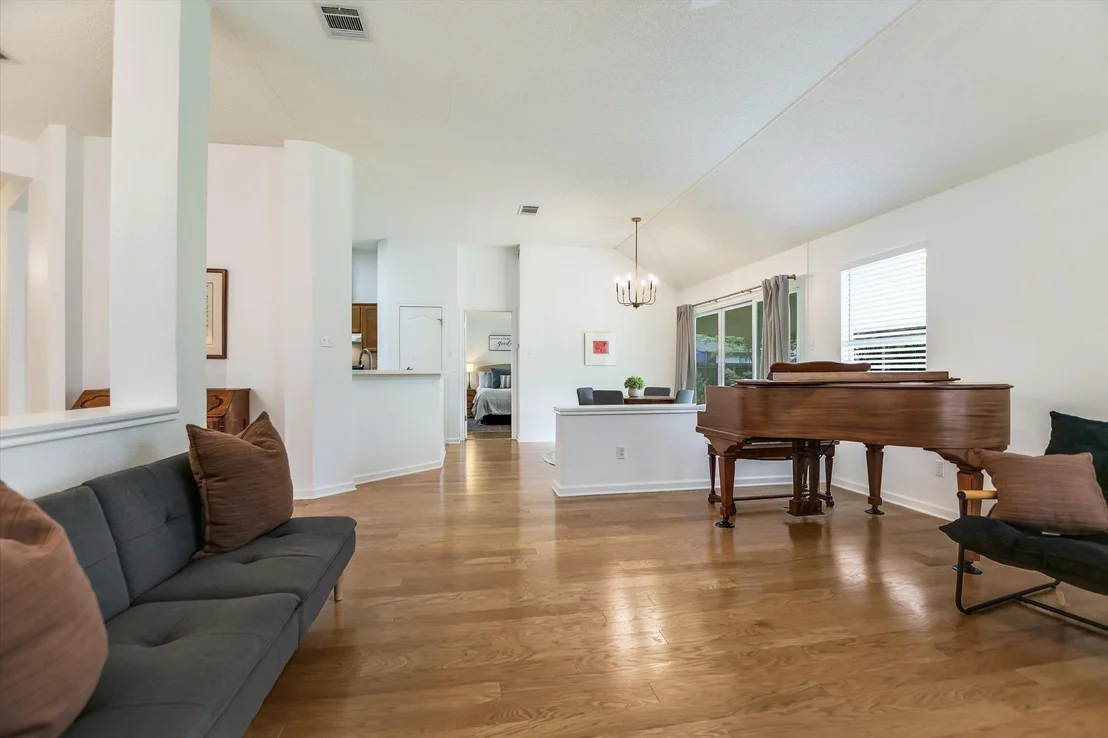 Photo of 1202 Petunia LN