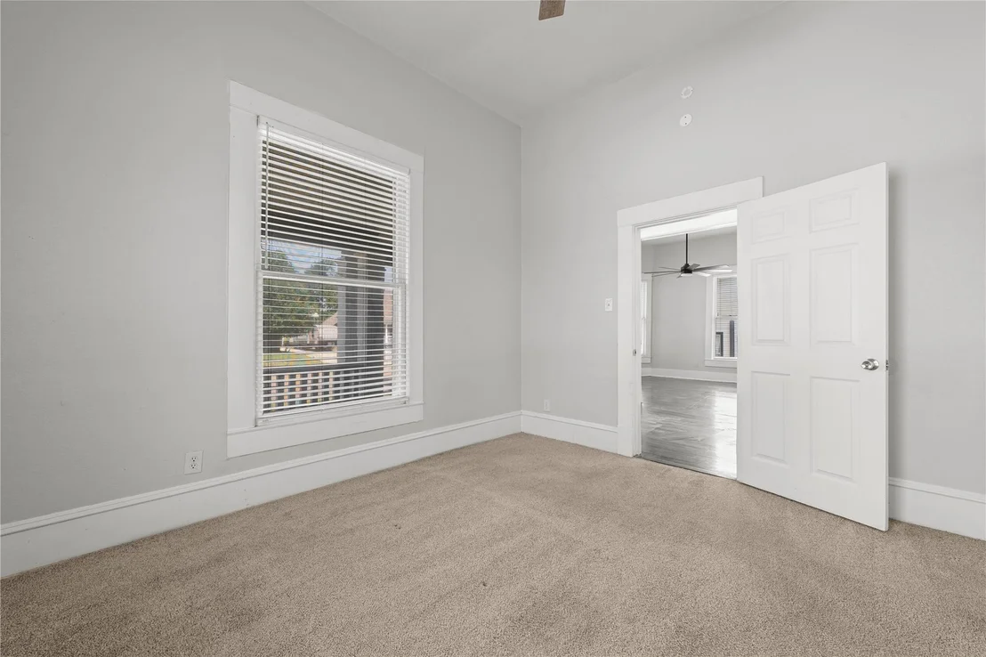 Photo of 803 N 3rd ST