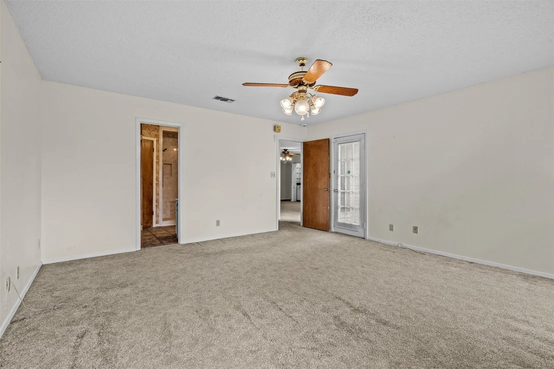 Photo of 204 E Eckhart Ave