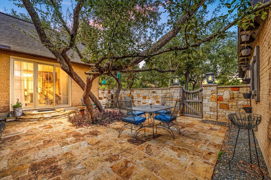 Photo of 9908 Derecho BND