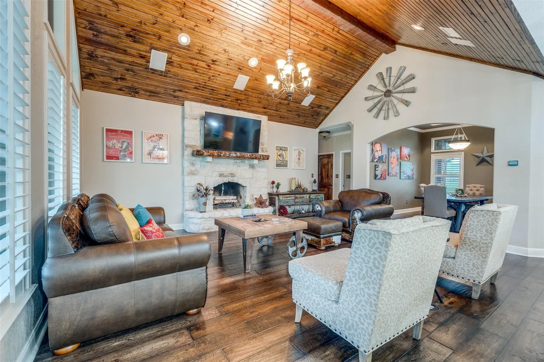 Photo of 237 County Rd 415