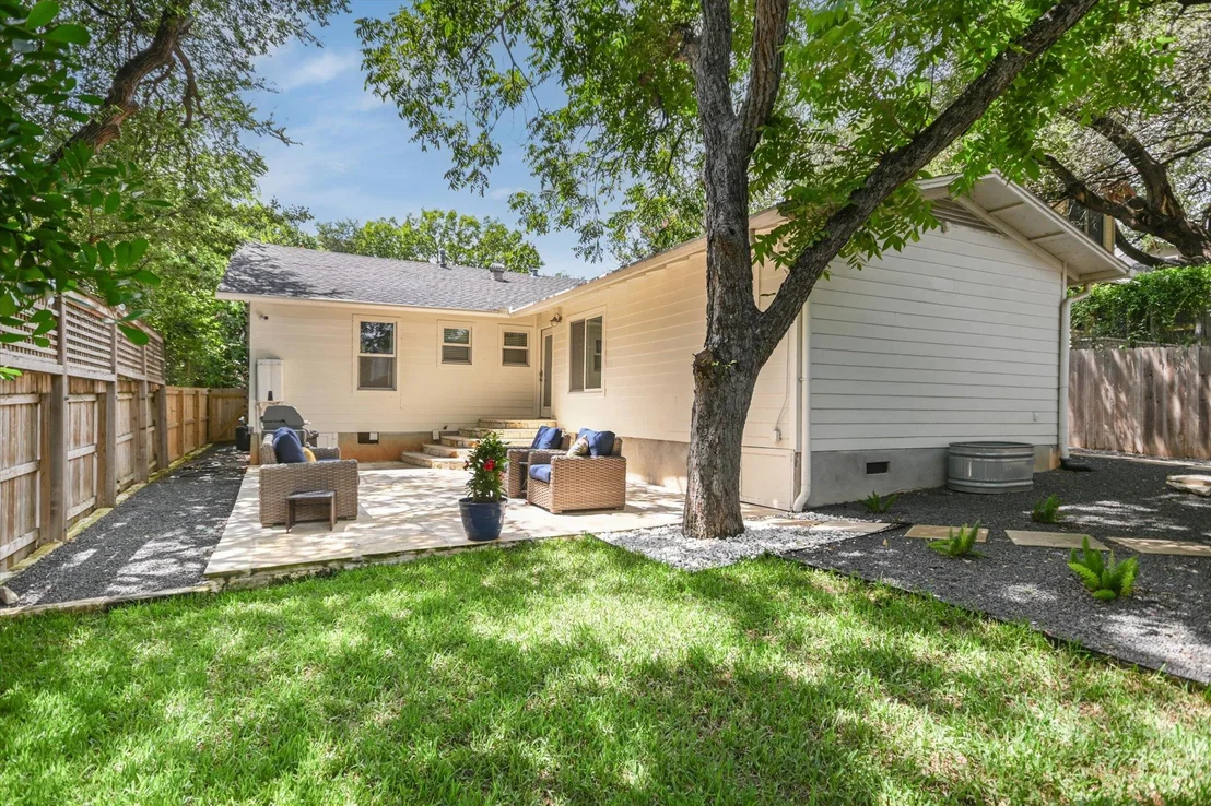 Photo of 605 Deep Eddy Ave