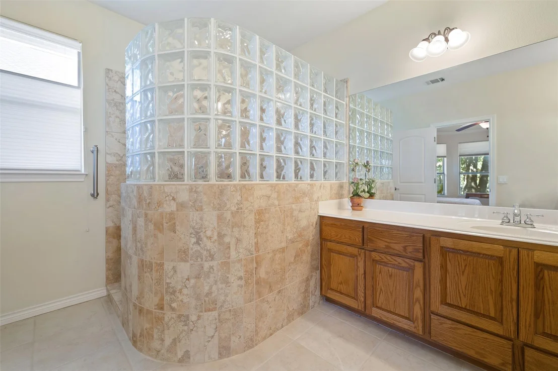 Photo of 917 Heritage Oaks BND