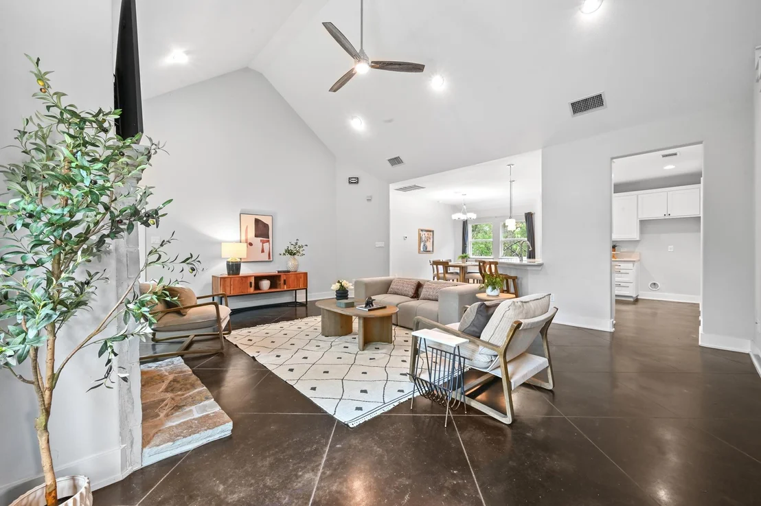 Photo of 820 Panorama DR