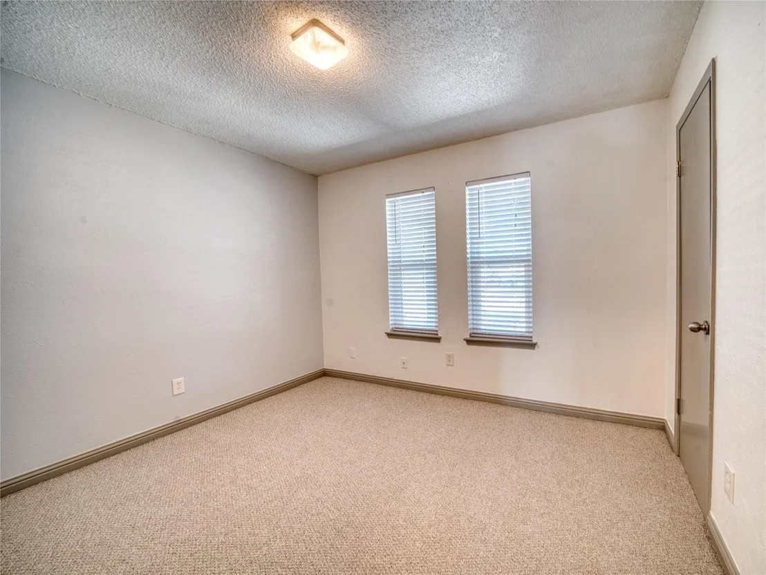 Photo of 1009 Green Meadow DR