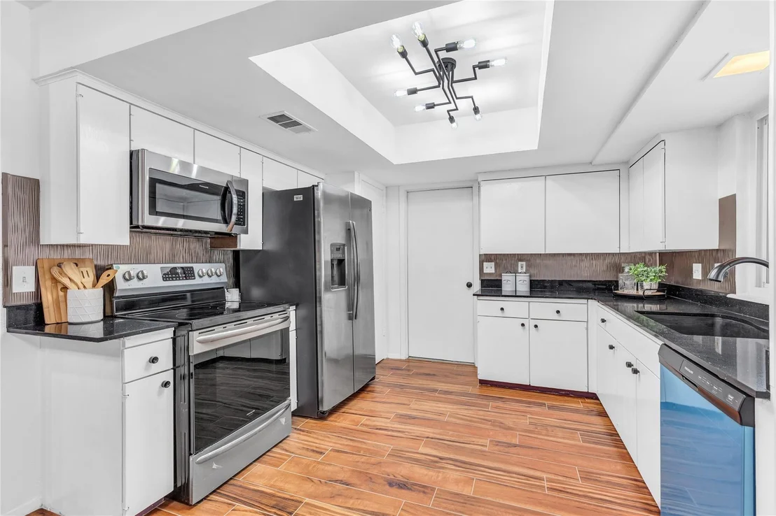 Photo of 6621 Wilton CIR