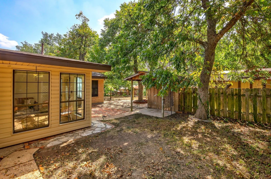 Photo of 1005 Salem LN