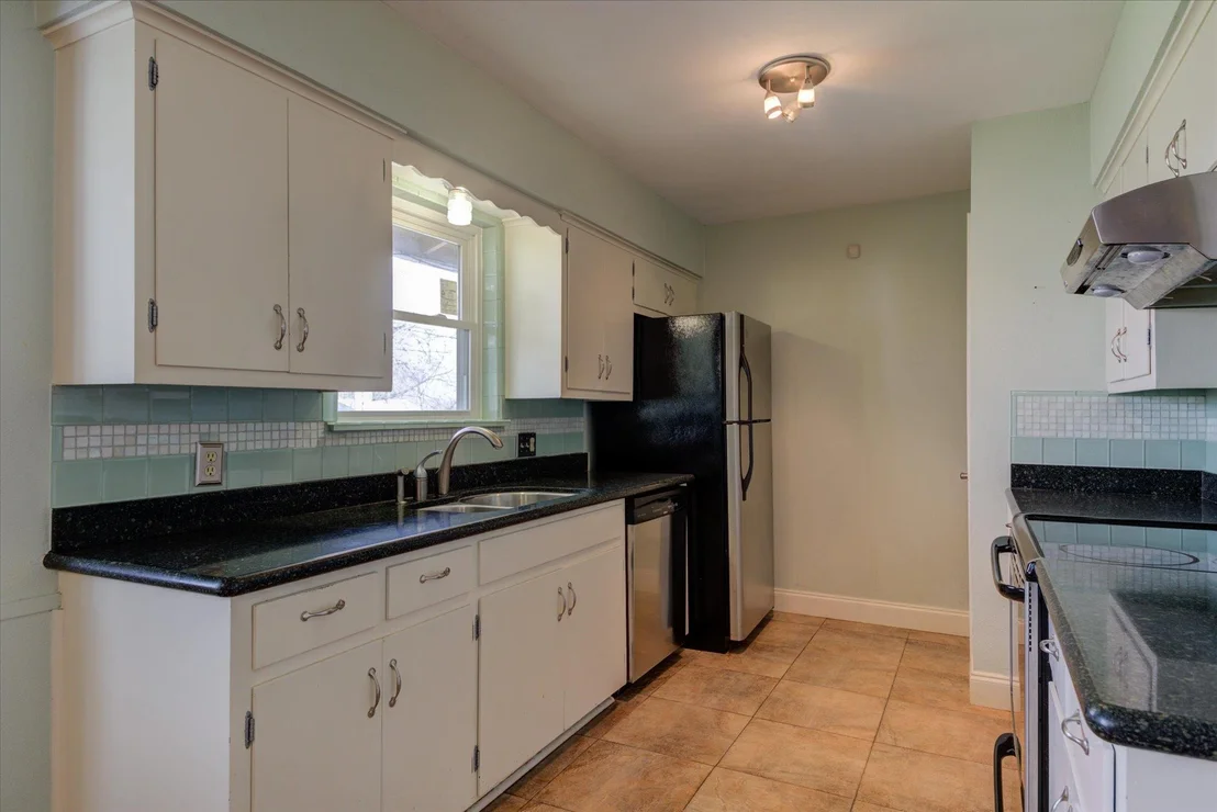 Photo of 1100 Colony North DR