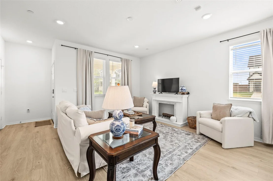 Photo of 2557 Caleb Asher LOOP