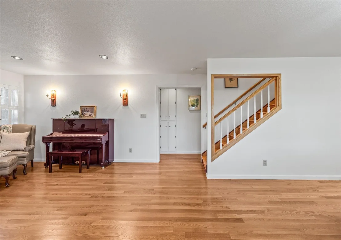 Photo of 3204 Tabletop Mountain DR