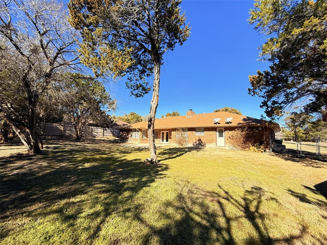 Photo of 2111 Chinaberry CIR