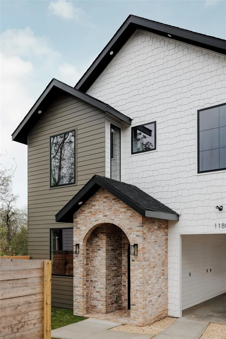 Photo of Unit 2 at 1180 Ridgeway DR