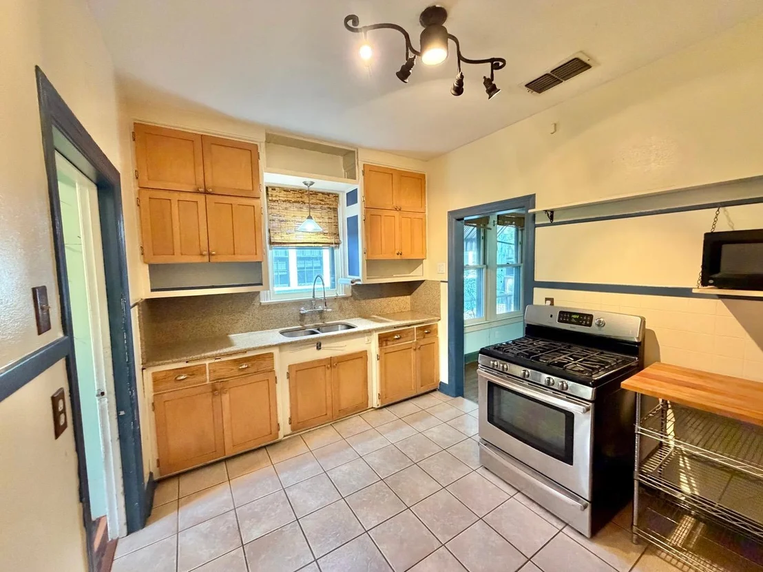 Photo of 605 Texas Ave