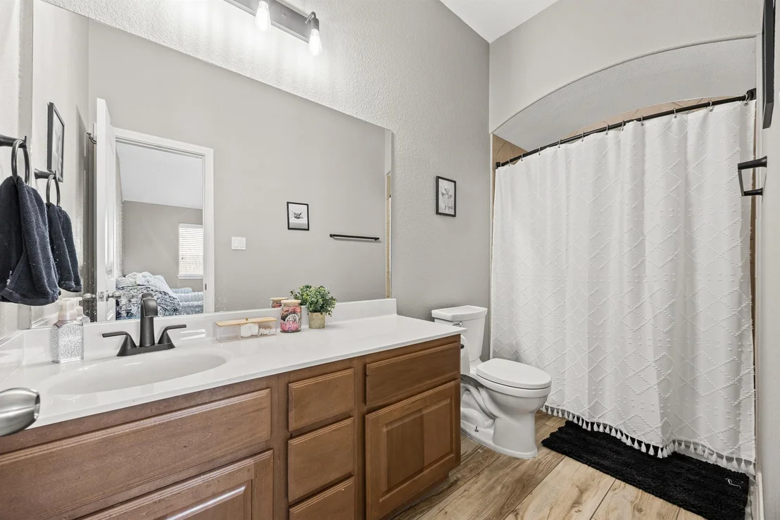 Photo of 407 Victoria DR