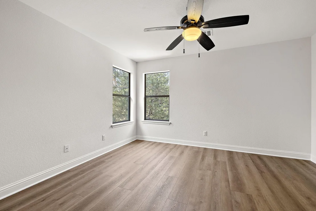 Photo of 805 Walsh Hill TRL