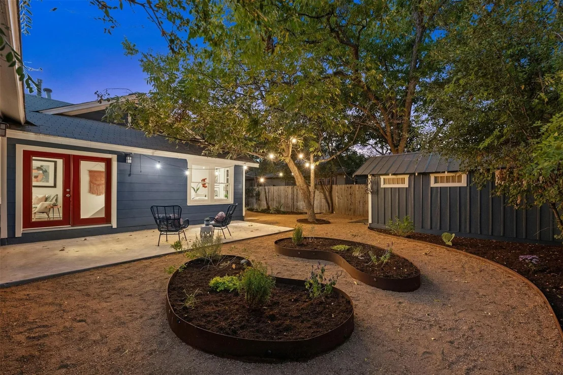 Photo of 3505 West Ave
