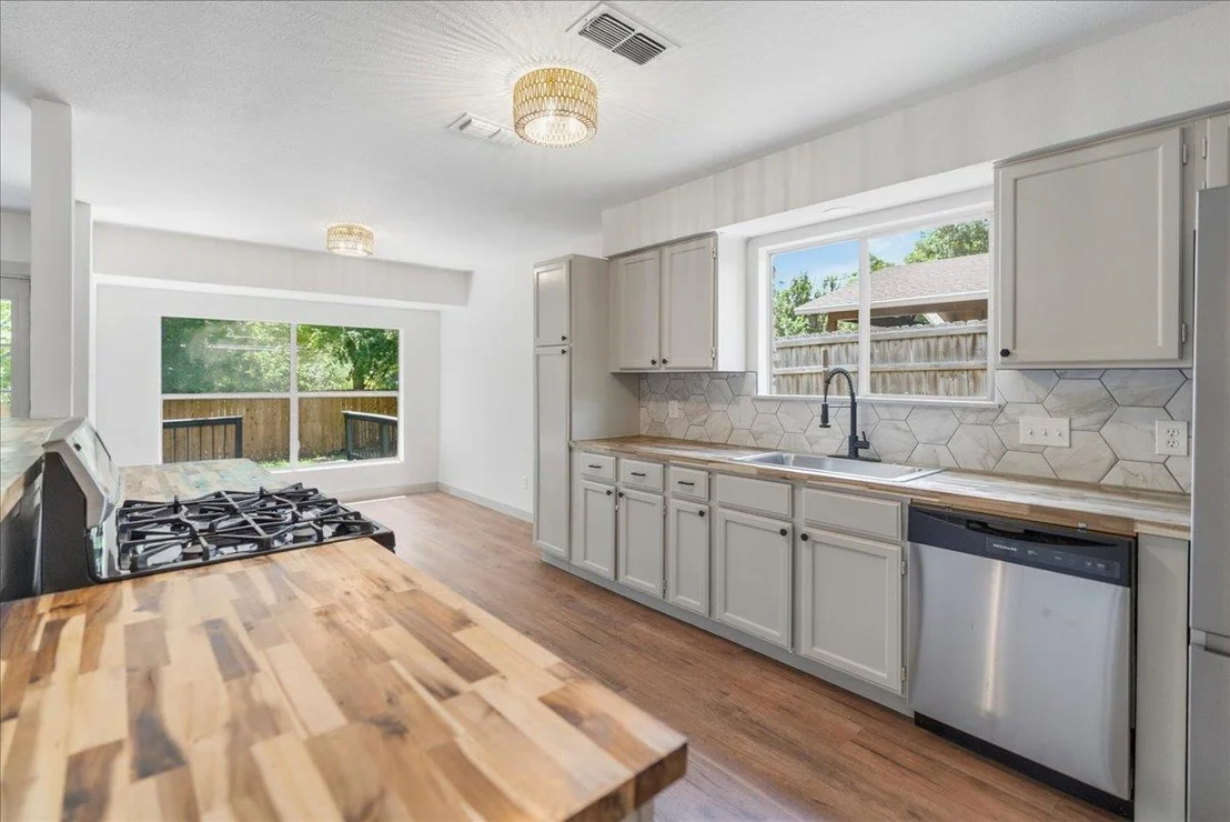 Photo of 2305 Donna DR