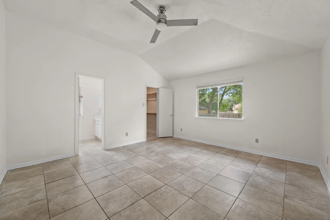 Photo of 1605 Quail Run RD