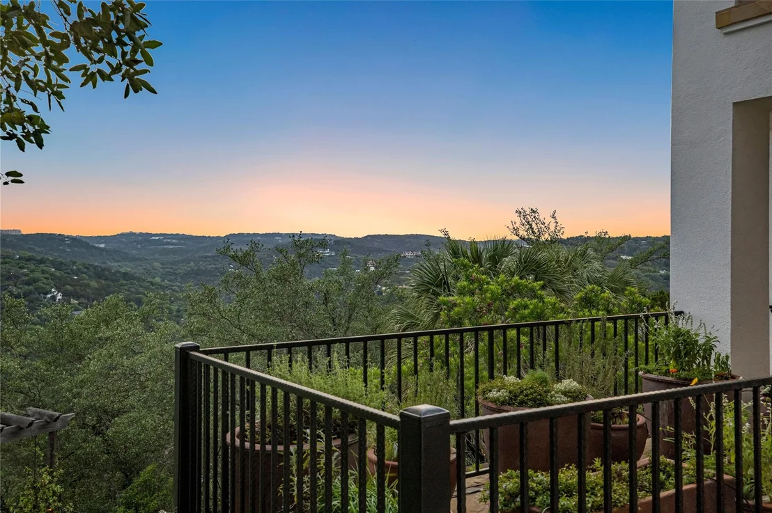 Photo of 1710 Mount Larson RD