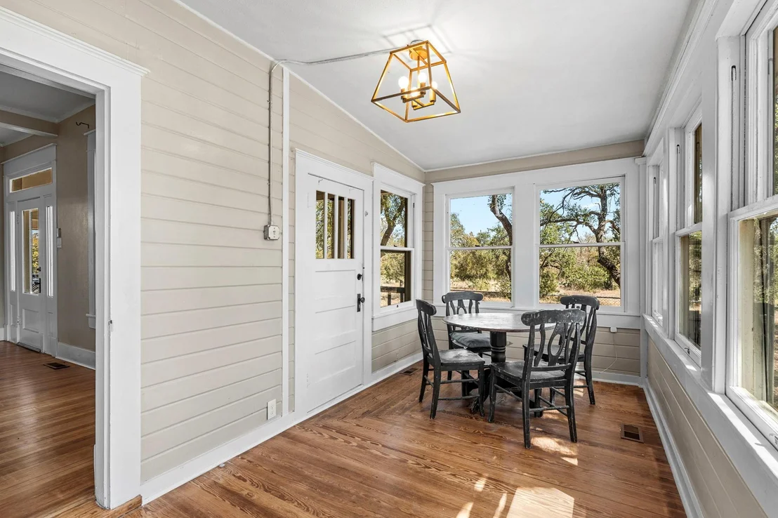 Photo of 1501 Beaver LN