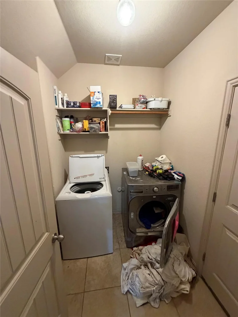Photo of 2328 Ambling TRL