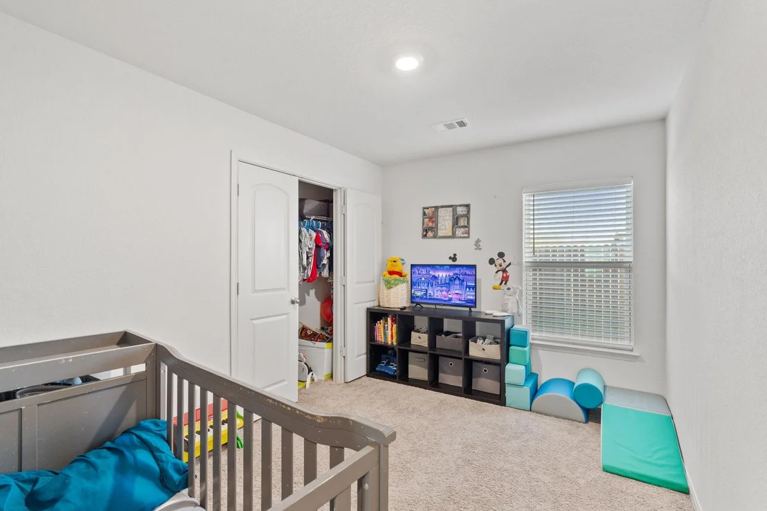 Photo of 337 Crescent Park DR